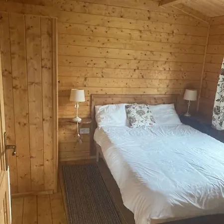 Cosy Log Cabin In Ballina * Ballina (Mayo)